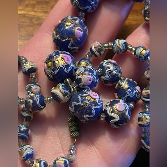 Vintage VENETIAN Italy Wedding Cake Art Murano Glass Cobalt Blue Bead Necklace - Picture 4 of 17
